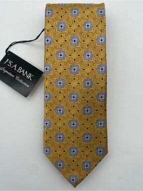 Jos. A. Bank Signature Collection 100% Silk Tie Necktie Gold Medallion Motif